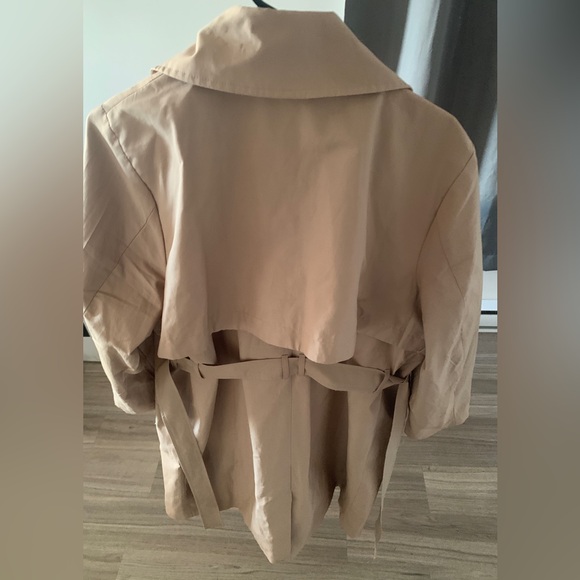 Oversized Trench Coat 🧸 - Picture 3 of 3